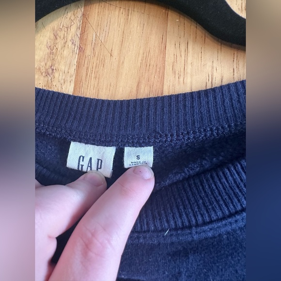 GAP sweatshirt - Picture 2 of 2